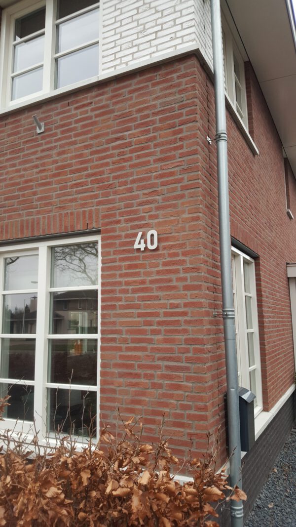RVS Huisnummer 40 - Lettertype Bahnschrift - Hoogte 15 cm