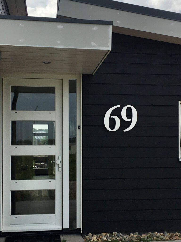 RVS huisnummer 69 - Lettertype Garamond - Hoogte 40 cm